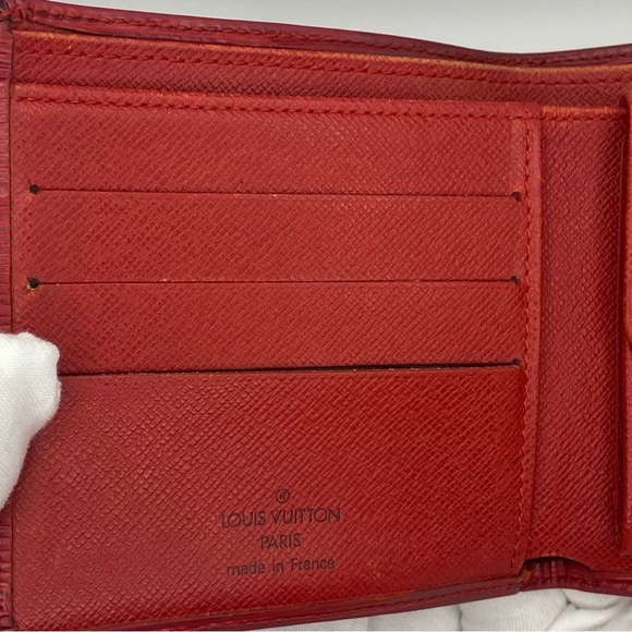 Louis Vuitton Red Leather Epi Textured Wallet - Picture 4 of 15